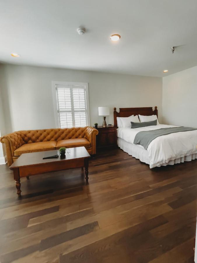 The Jefferson Inn Садърн Пайнс Екстериор снимка