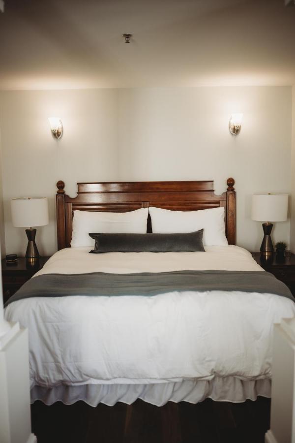 The Jefferson Inn Садърн Пайнс Екстериор снимка